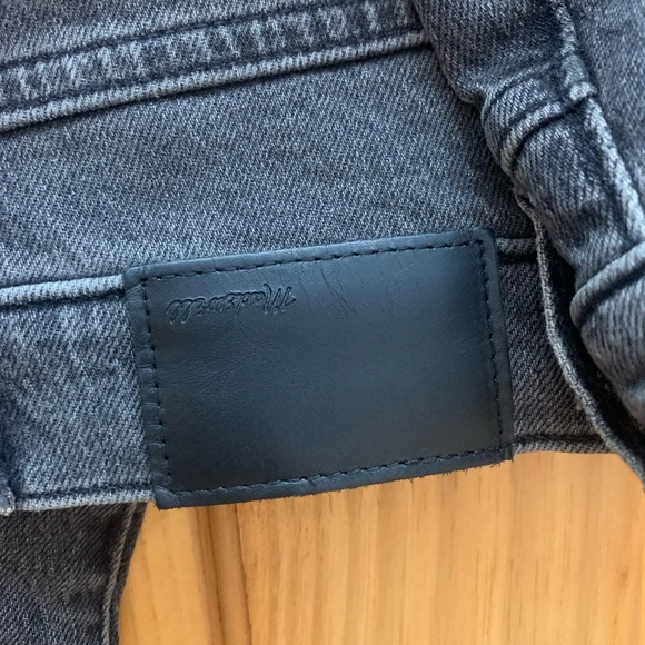 Madewell the perfect vintage Jean in cosner wash: knee rip edition size 28 - Picture 3 of 3